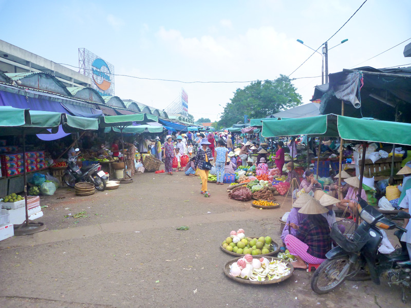 Dong Ba Market 2